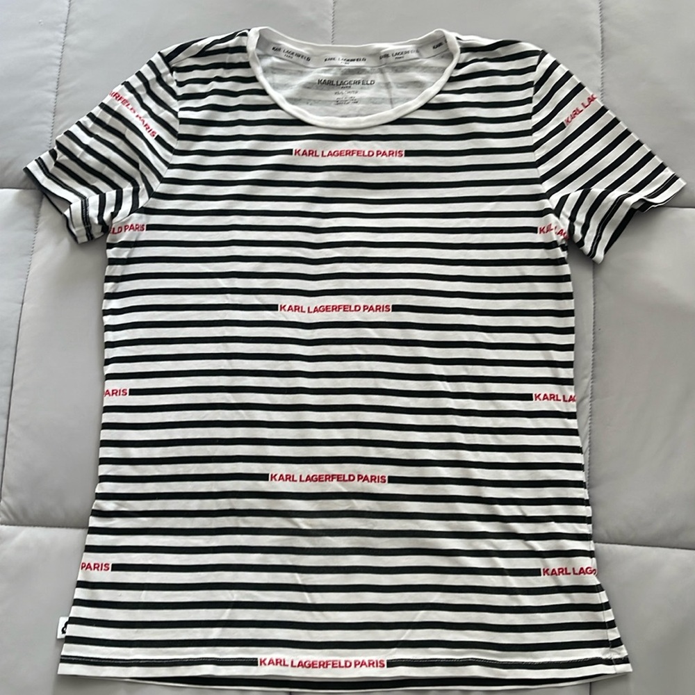 Karl Lagerfeld TShirt size X Small